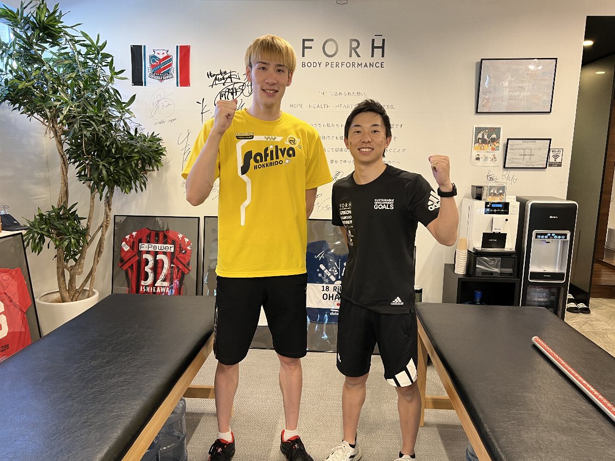 北海道イエロースターズ元主将 郡浩也選手（左）とFORH代表 森田敦（右）